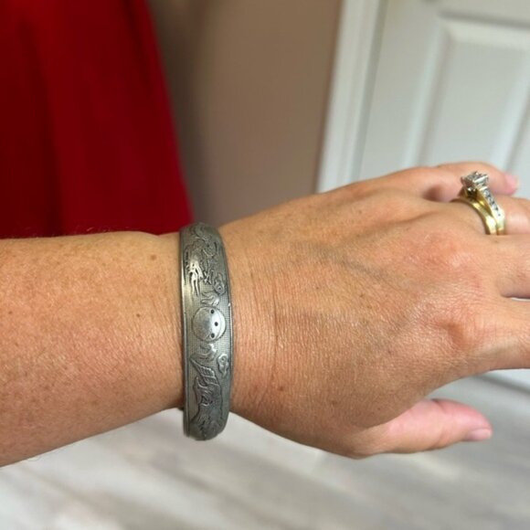 STAINLESS STEEL Engraved Silver Bangle Bracelet With bird detail 🕊️ - Picture 3 of 7